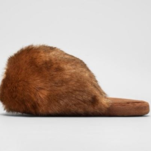 Plush Slippers - Picture 2 of 4